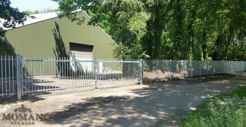 toegangspoort-tuin-bedrijventerrein-dubbele-draaipoort-bedrijf